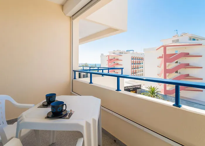 Fantastic With Sea View & Pool