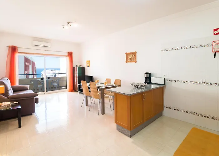 Fantastic With Sea View & Pool * Porches (Algarve)